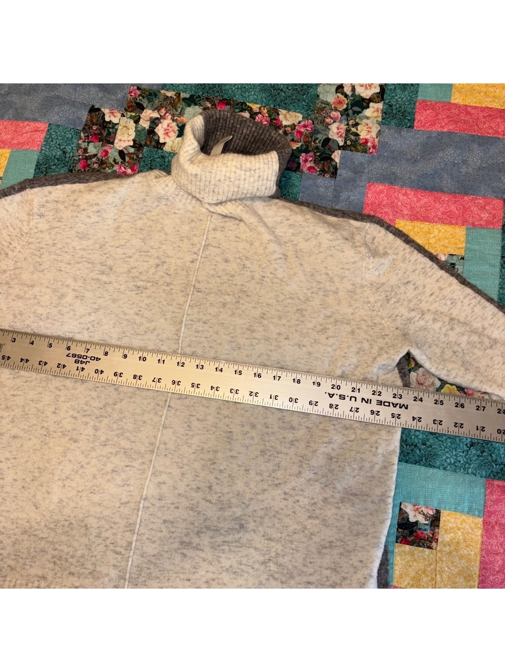Athleta $128 62% Merino Wool Woman’s M Ultra Soft Turtleneck Sweater Medium Cozy - Picture 7 of 8